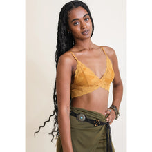 Load image into Gallery viewer, Butterfly Scallop Lace Bralette
