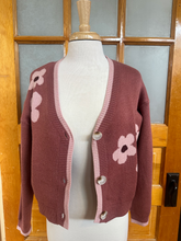 Load image into Gallery viewer, Flower Motif Cardigan
