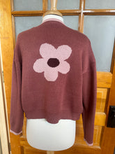 Load image into Gallery viewer, Flower Motif Cardigan
