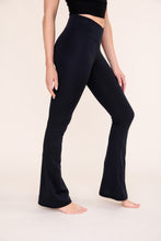 Load image into Gallery viewer, Venice Crossover Waist Yoga Pants
